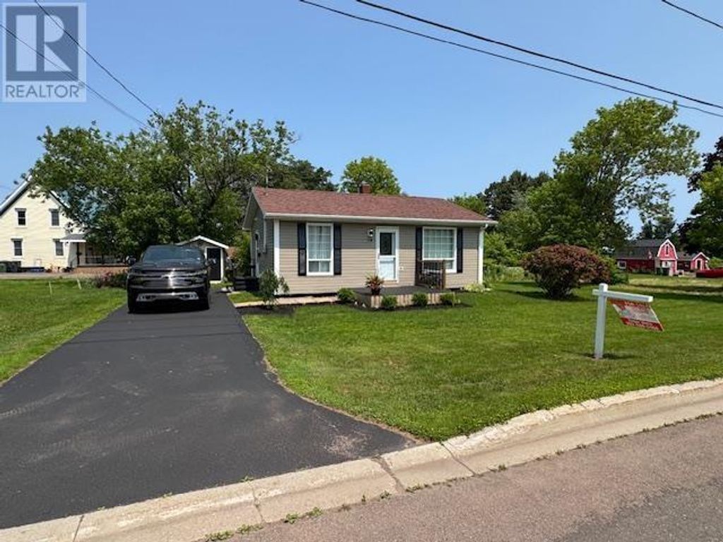 14 East Drive, Summerside