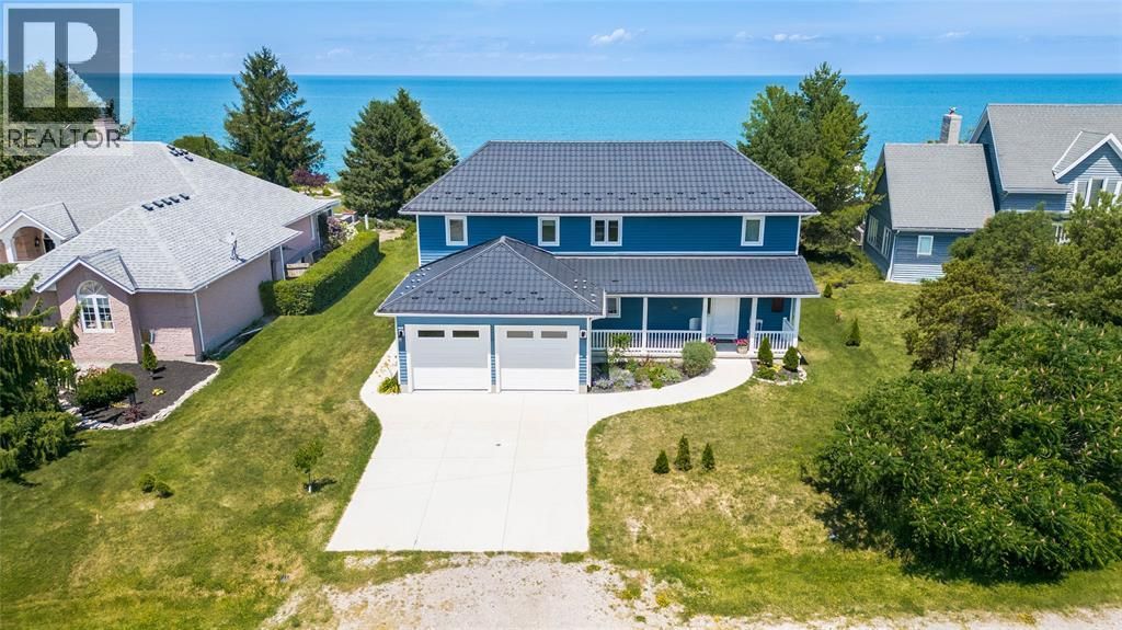 4356 Lambton Lane, Plympton-Wyoming
