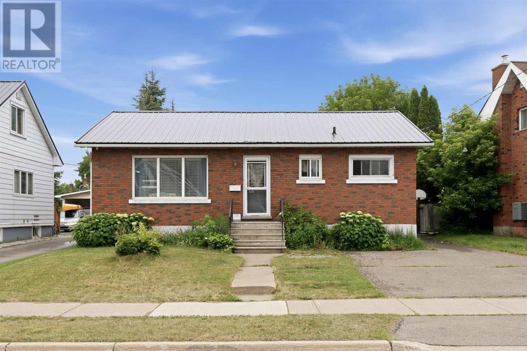 110 Henrietta Ave, Sault Ste. Marie