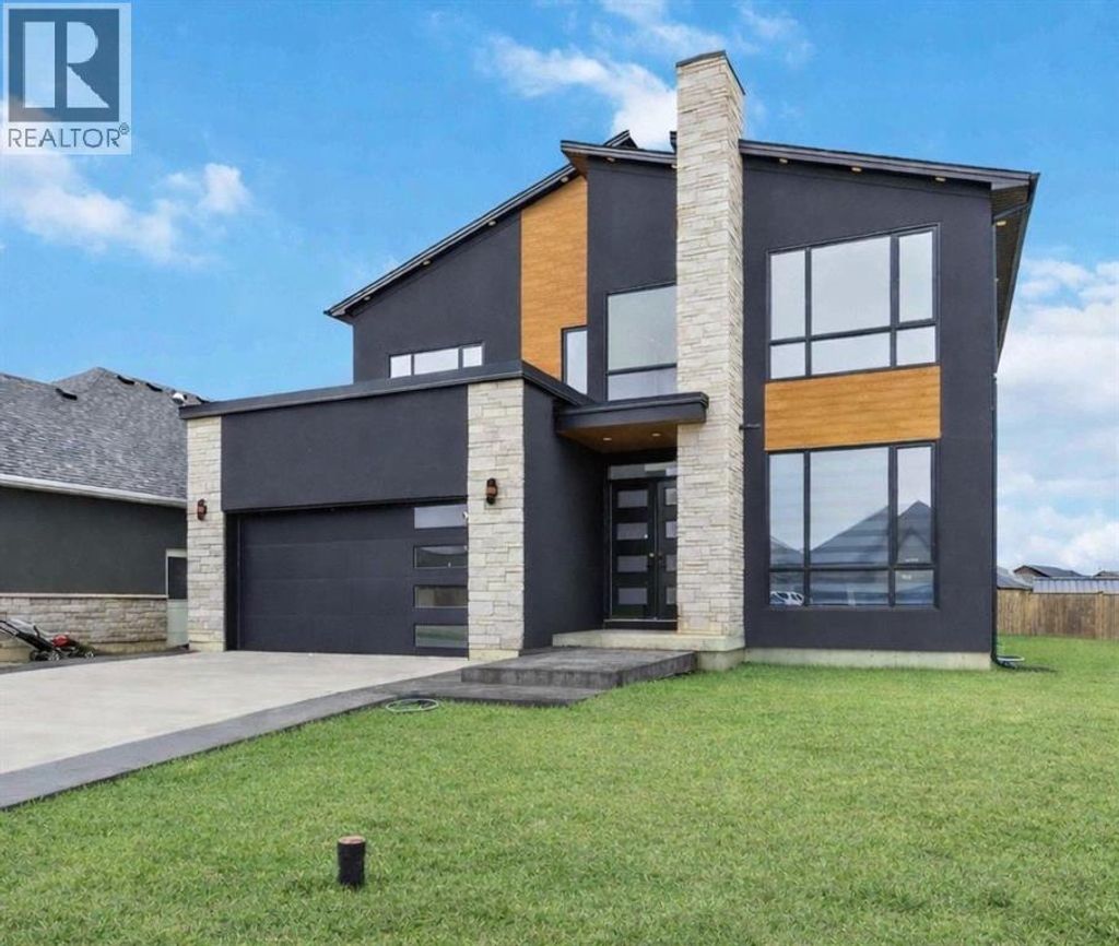 101 Lizucha Drive, Sarnia