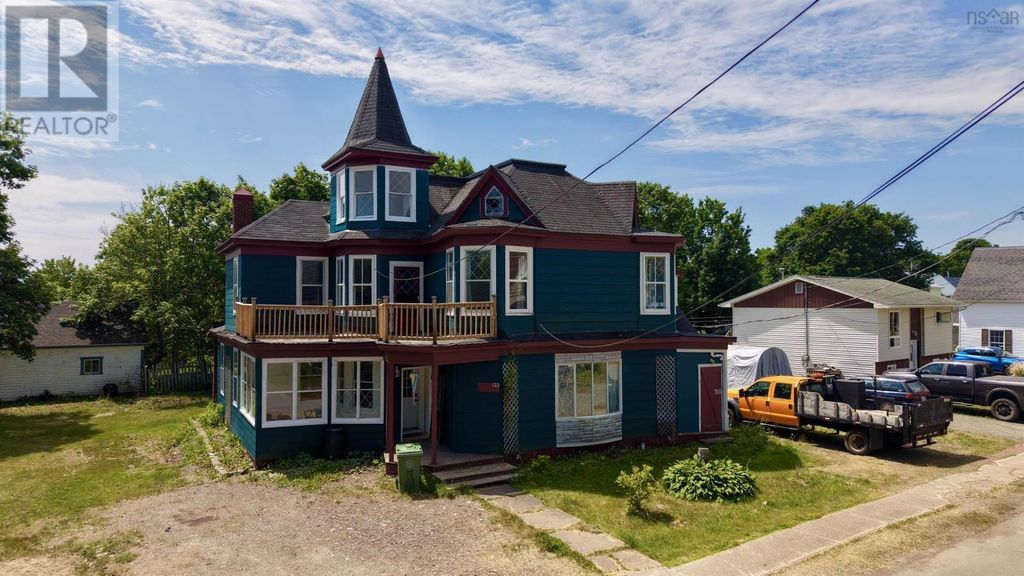 122 Queen Street, Parrsboro