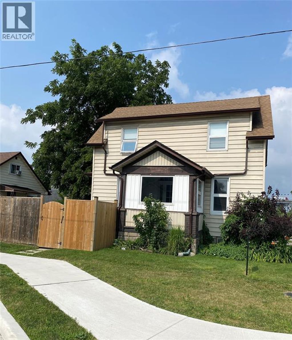 202 St Clair Street Unit# Mn Flr, Point Edward