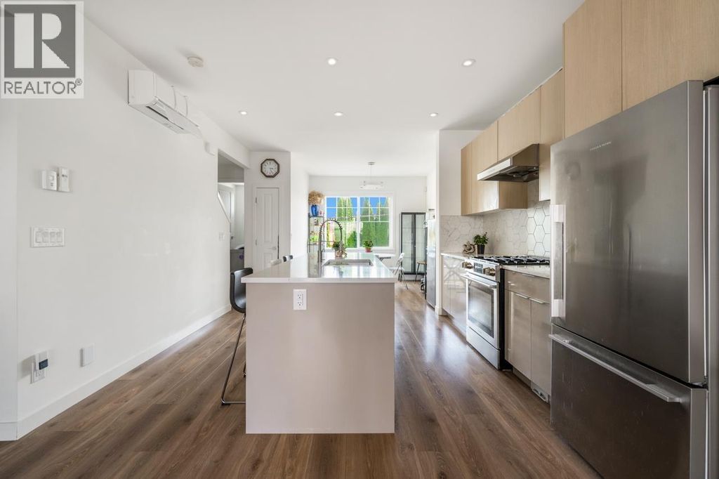 8 7780 Bridge Street, Richmond