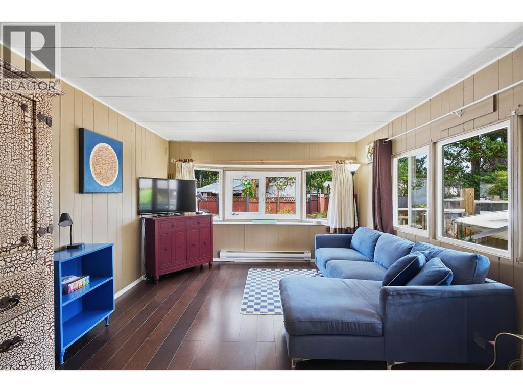 1 4514 Sunshine Coast Highway, Sechelt