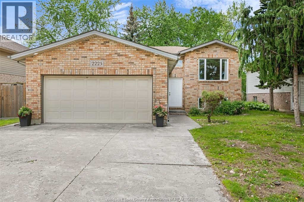 2225 Longfellow Avenue, Windsor