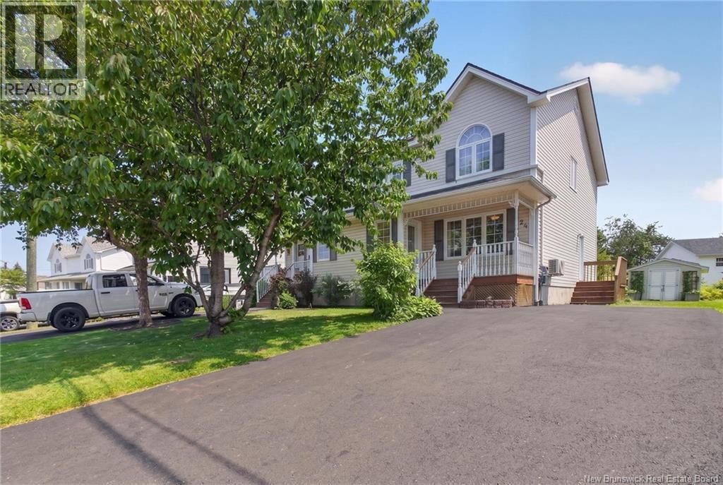 24 Stoneham, Moncton