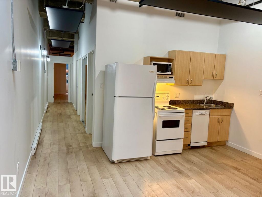 #206 10024 Jasper Av Nw, Edmonton