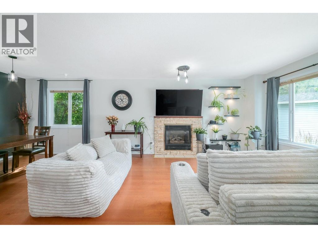 2643 Applegreen Court, West Kelowna