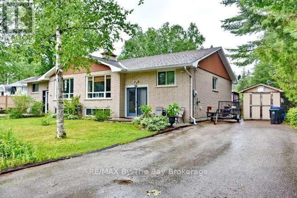 60 53rd Street S, Wasaga Beach