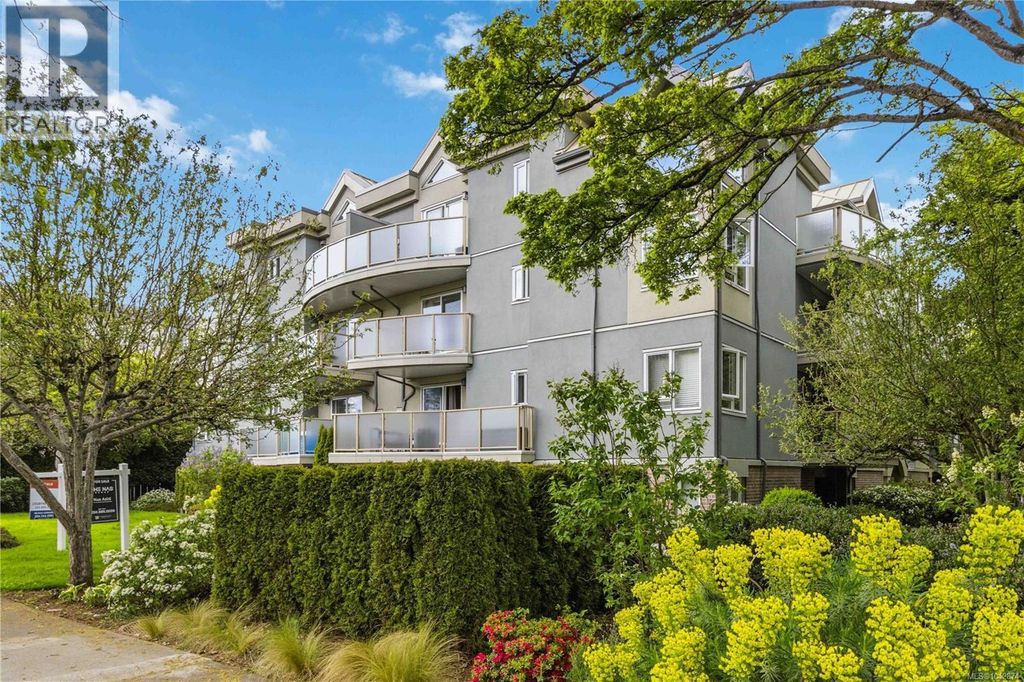 101 2710 Grosvenor Rd, Victoria