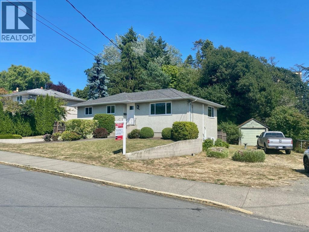 883 Lampson St, Esquimalt