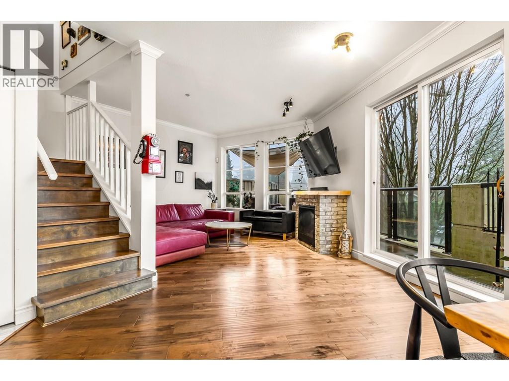 204 815 First Street, New Westminster