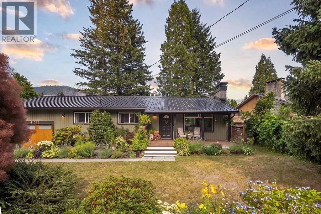 41532 Rae Road, Squamish