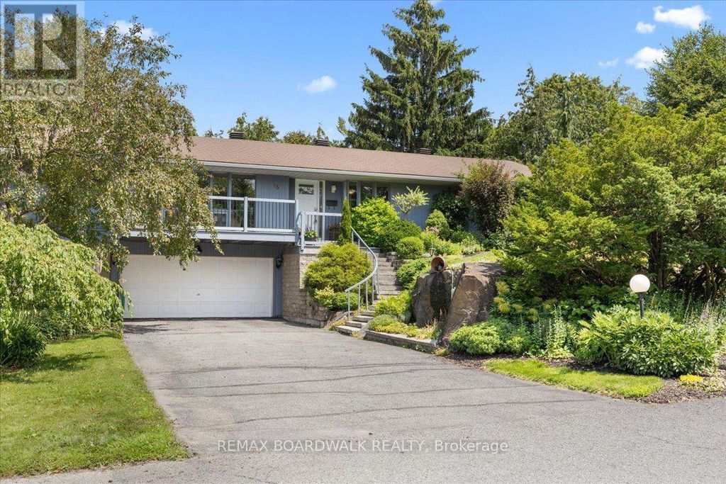 15 Selwyn Crescent, Ottawa