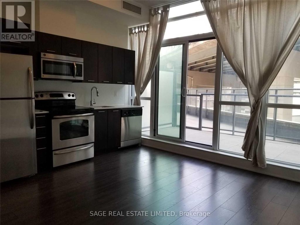 220 - 169 Fort York Boulevard, Toronto (waterfront Communities)