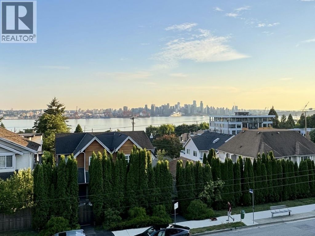 309 422 E 3rd Street, North Vancouver
