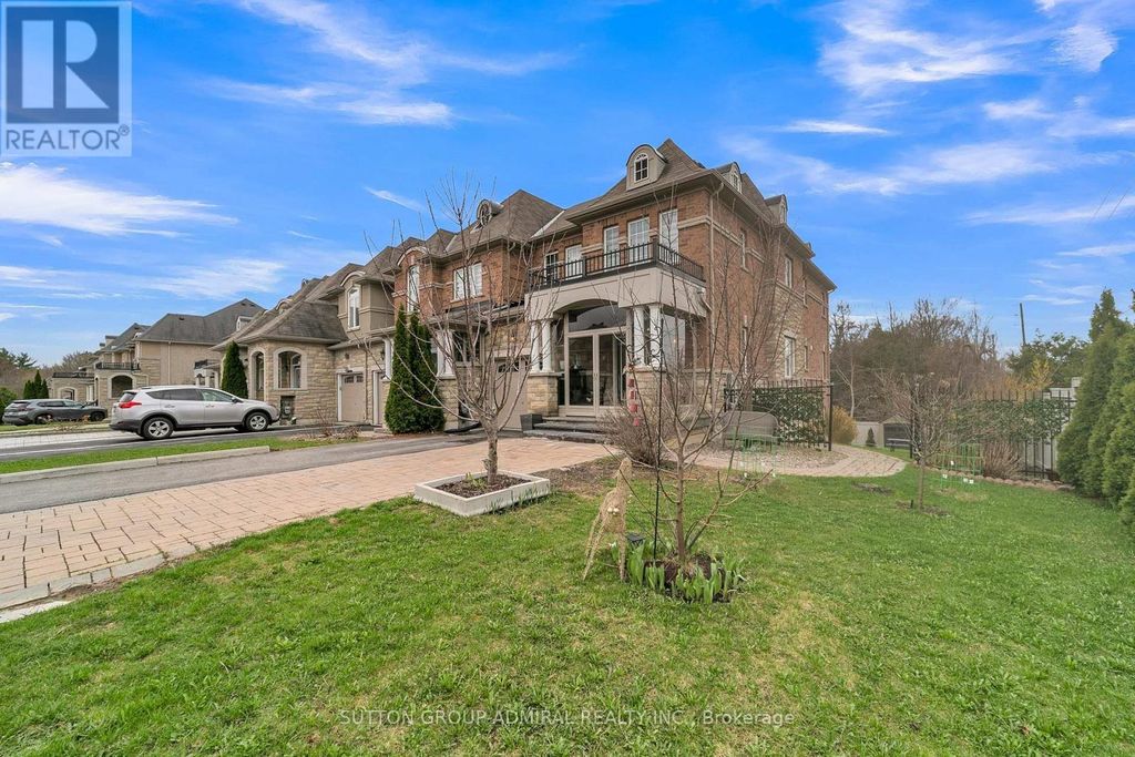 7 Gamble Glen Crescent, Richmond Hill (westbrook)