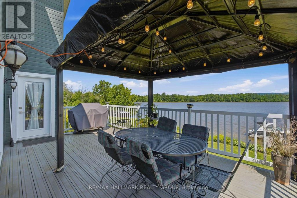 3020 Bay Road, Champlain