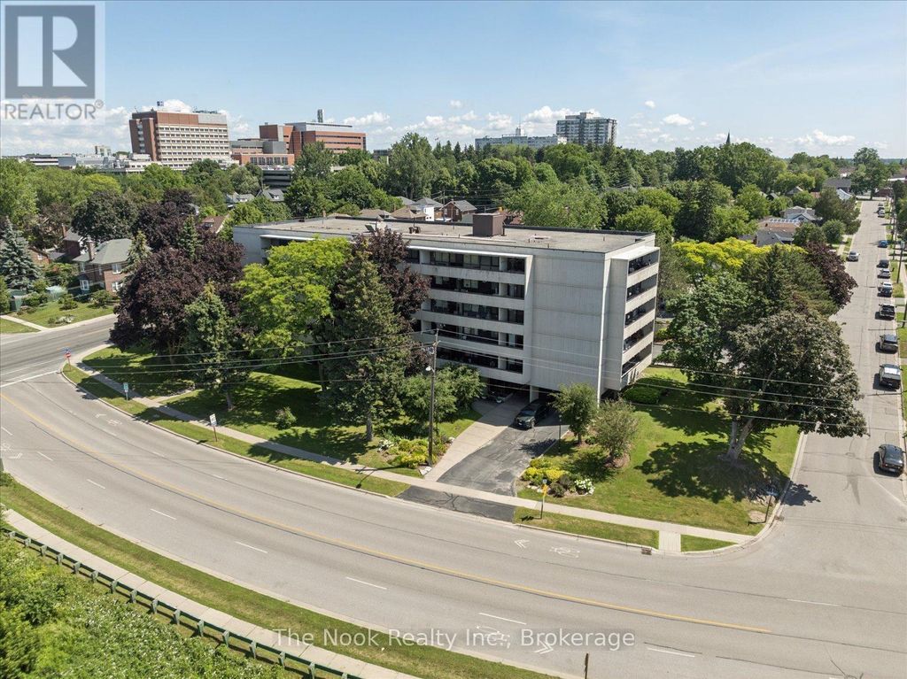 304 - 120 Elgin Street W, Oshawa (o'neill)