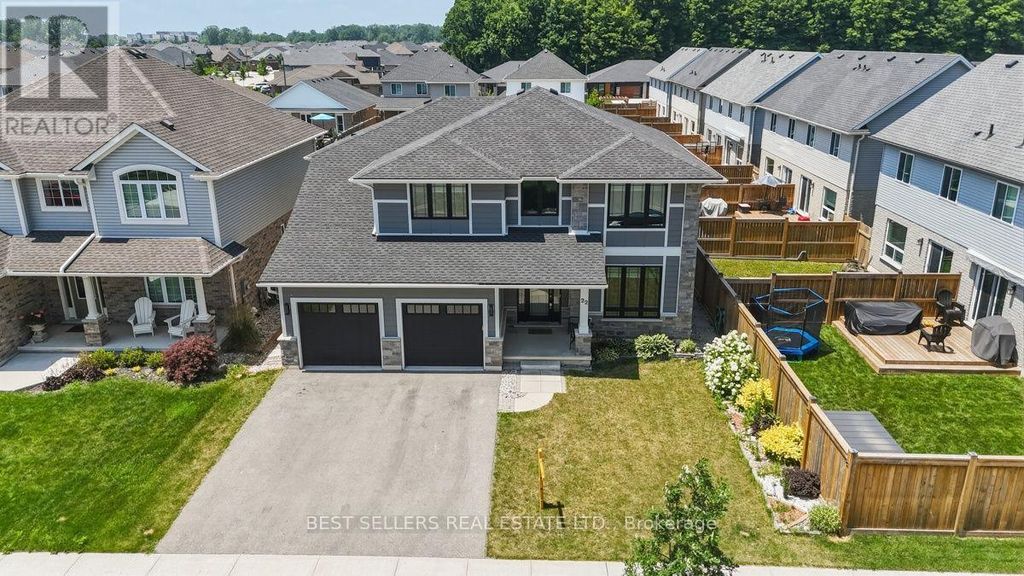 22 Weir Crescent, St. Thomas