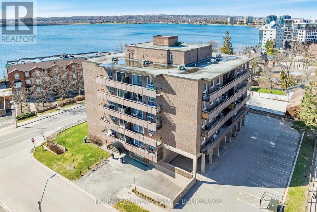 48 - 2 Albert Street, Barrie (north Shore)