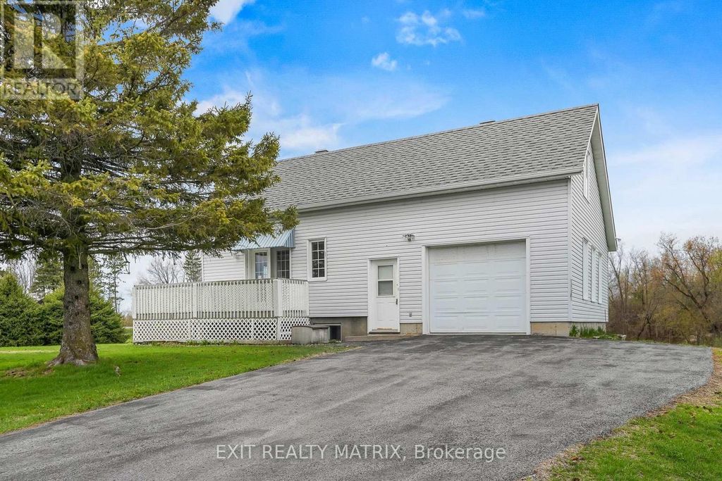 17 Dubois Street, Champlain