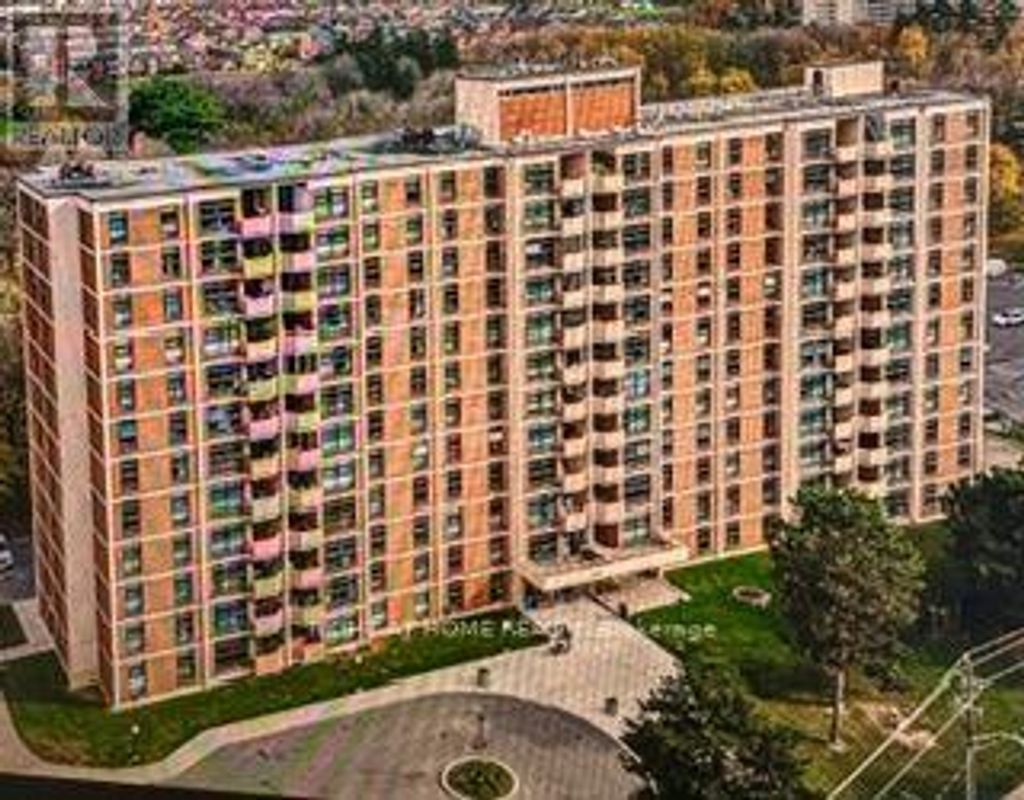 211 - 335 Driftwood Avenue, Toronto (black Creek)