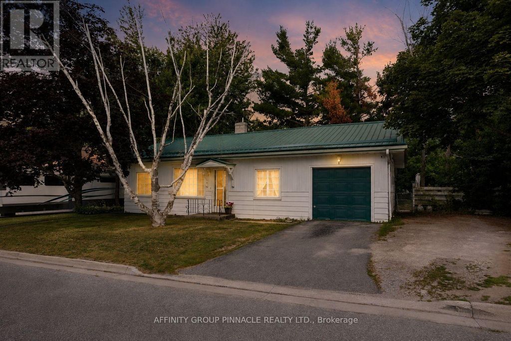 35 Clifton Street, Kawartha Lakes (fenelon Falls)