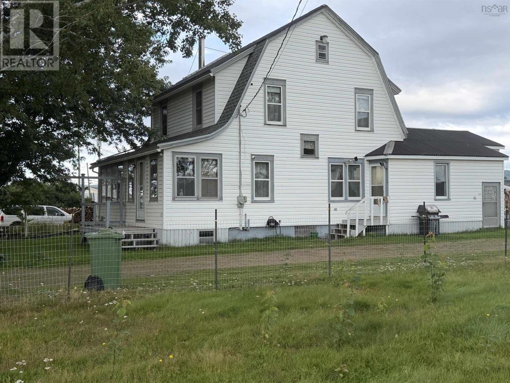 3643 Highway 209, Advocate Harbour