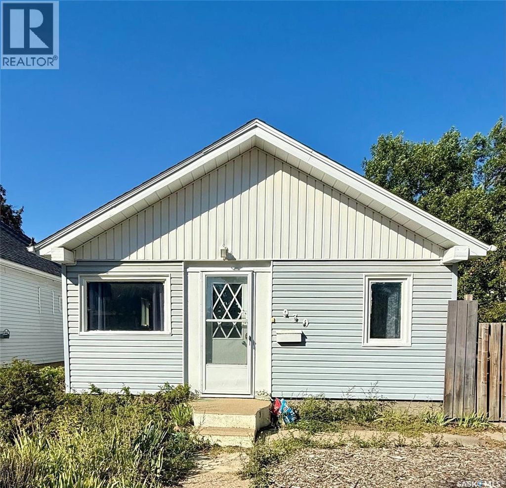 930 Vaughan Street, Moose Jaw