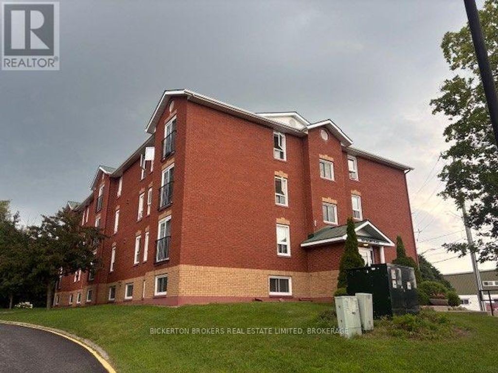 301 - 550 Talbot Place, Gananoque