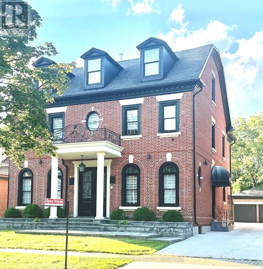 42 Oatlands Crescent, Richmond Hill (mill Pond)