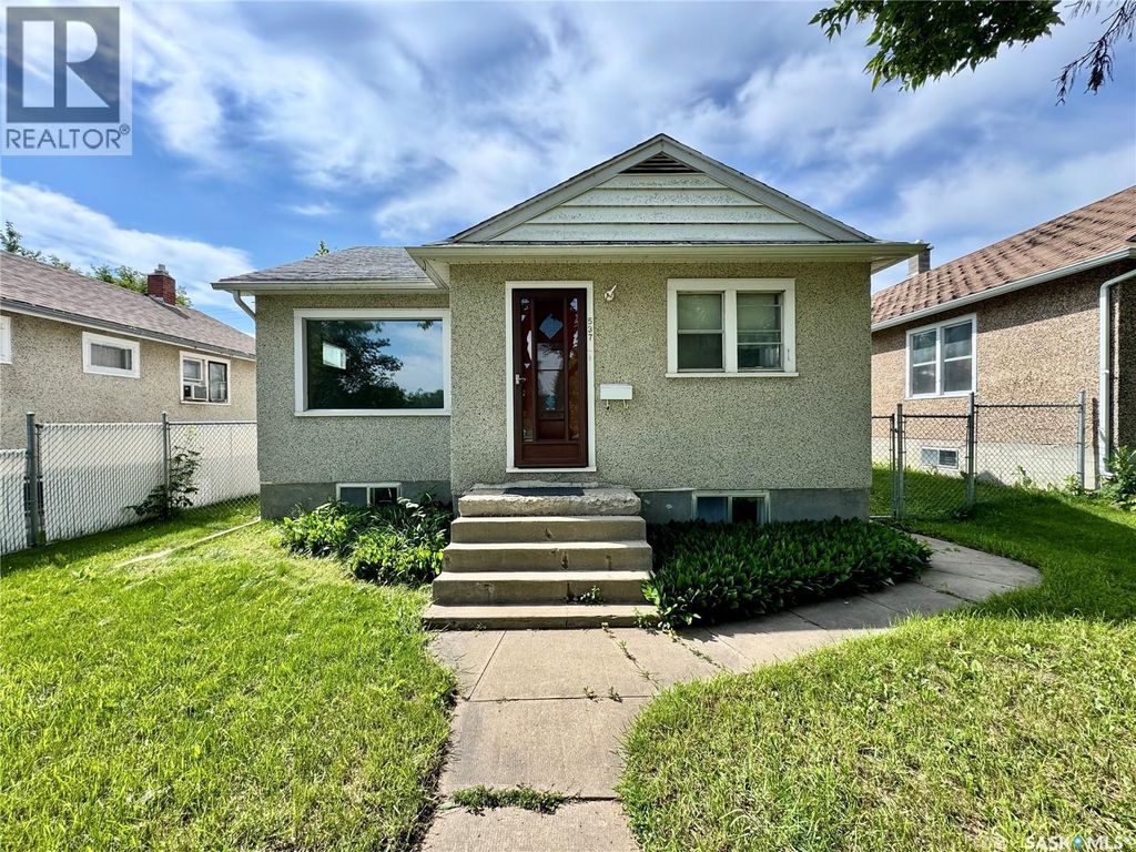 537 9th Street E, Prince Albert