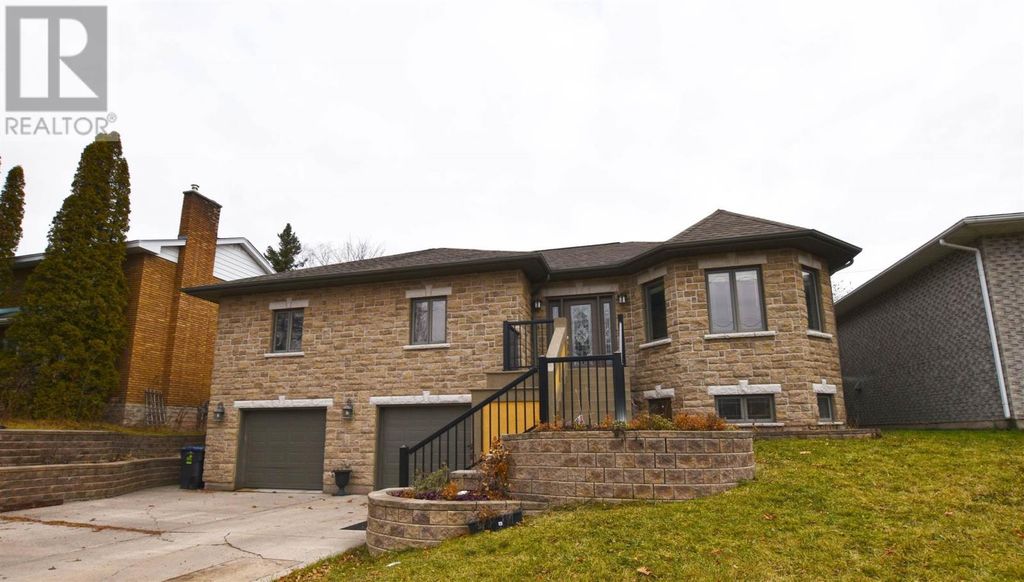 562 Wilson St, Sault Ste. Marie