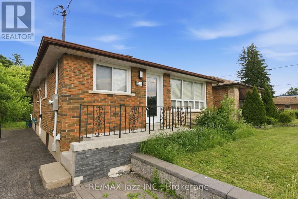Lower - 1235 Somerville Street, Oshawa (centennial)