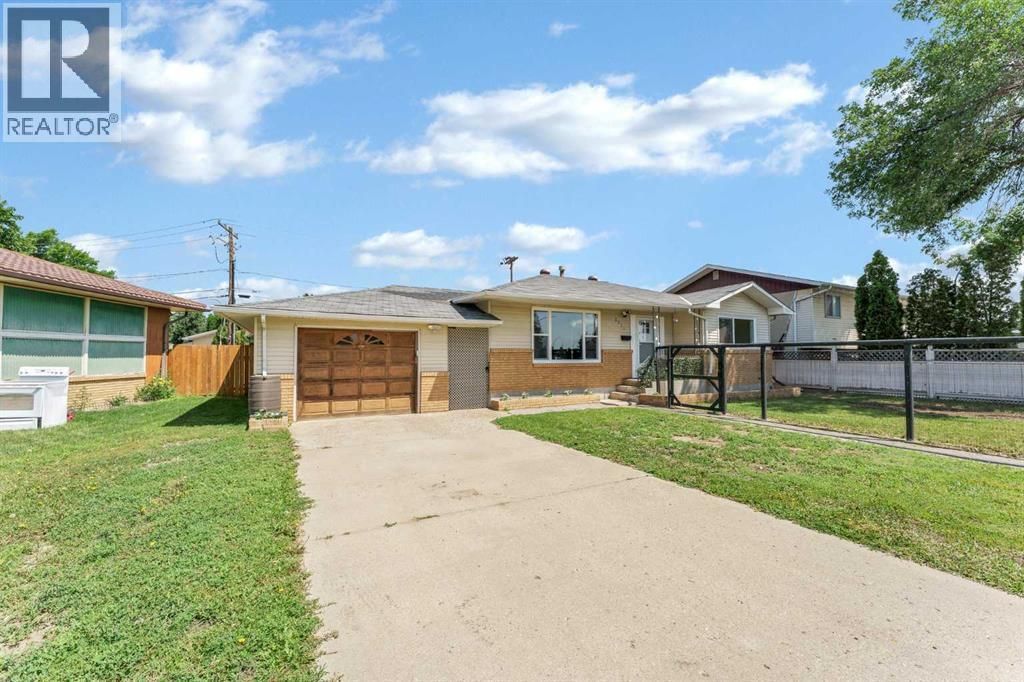 2711 Dunmore Road Se, Medicine Hat