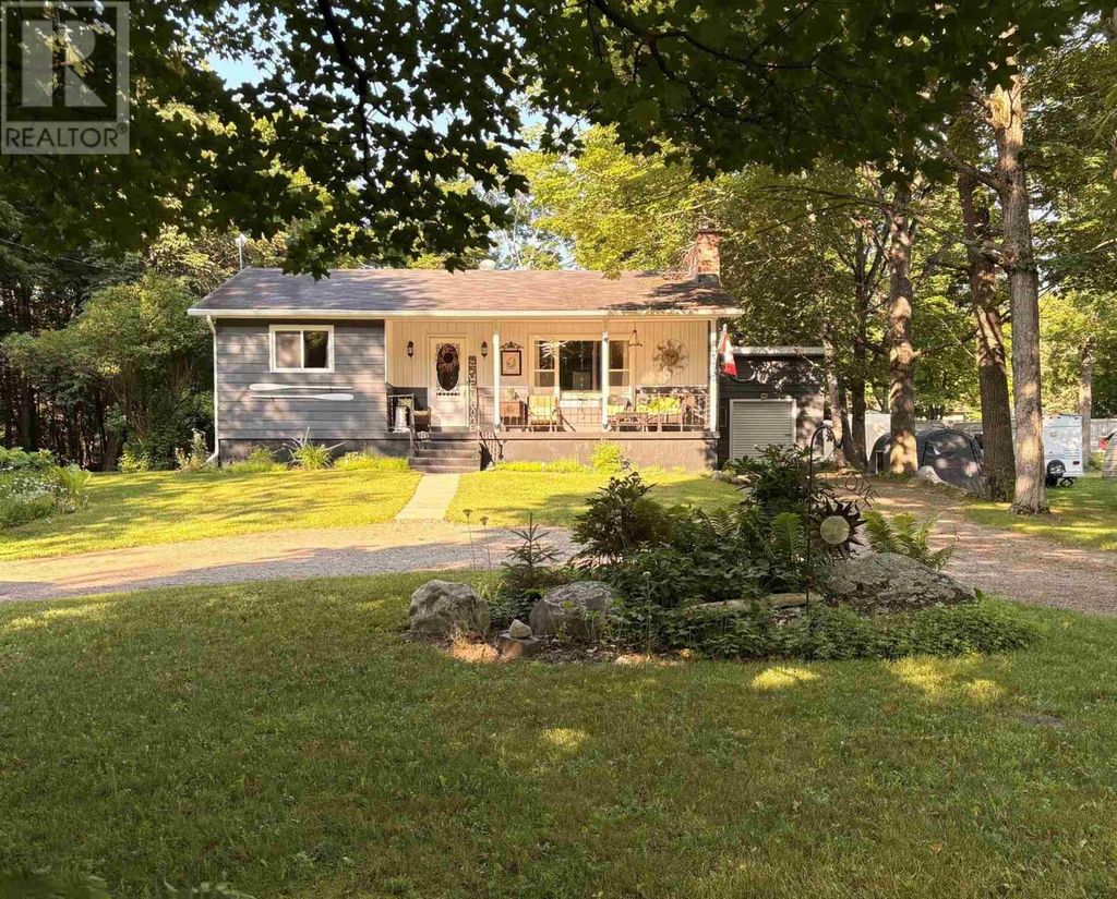 3045 Canoe Point Rd, Hilton Beach