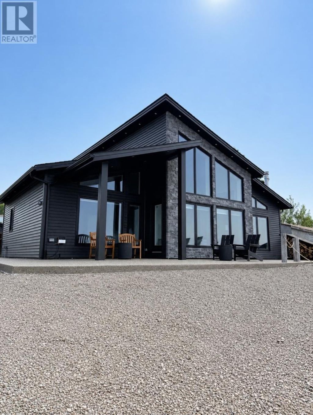 1328 Random Island Road, Weybridge