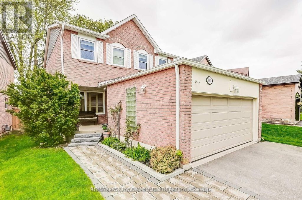660 Foxwood Trail, Pickering (amberlea)