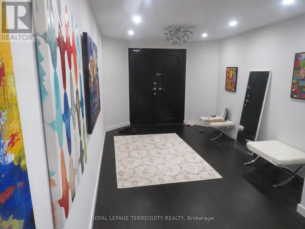 3305 - 2045 Lake Shore Boulevard W, Toronto (mimico)