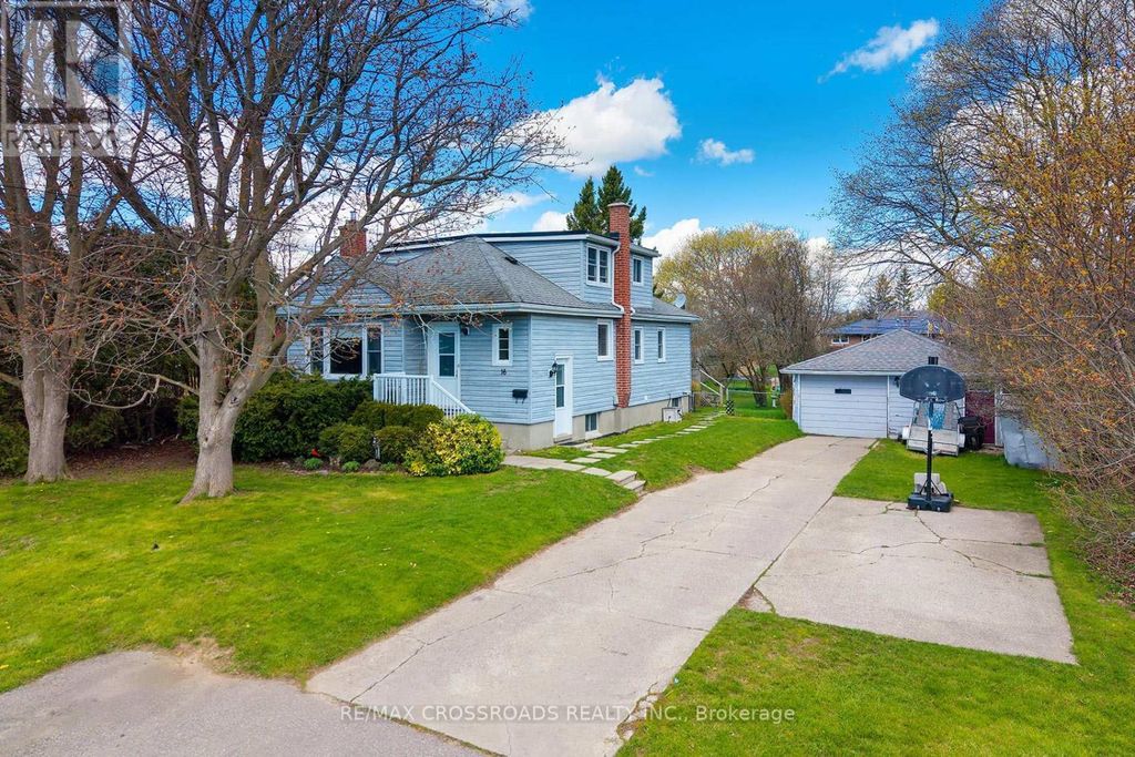 16 Hamilton Avenue, Cobourg