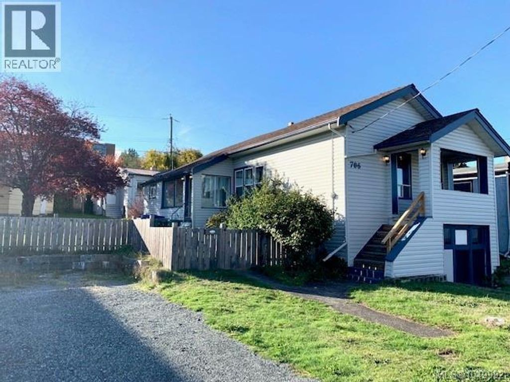 706 Haliburton St, Nanaimo