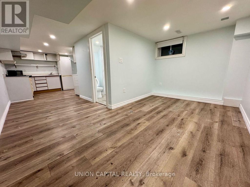 Lower - 96 Hiawatha Road, Toronto (greenwood-Coxwell)