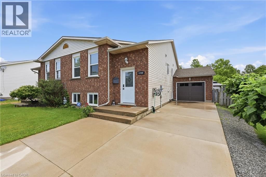 5709 Deerbrook Street, Niagara Falls