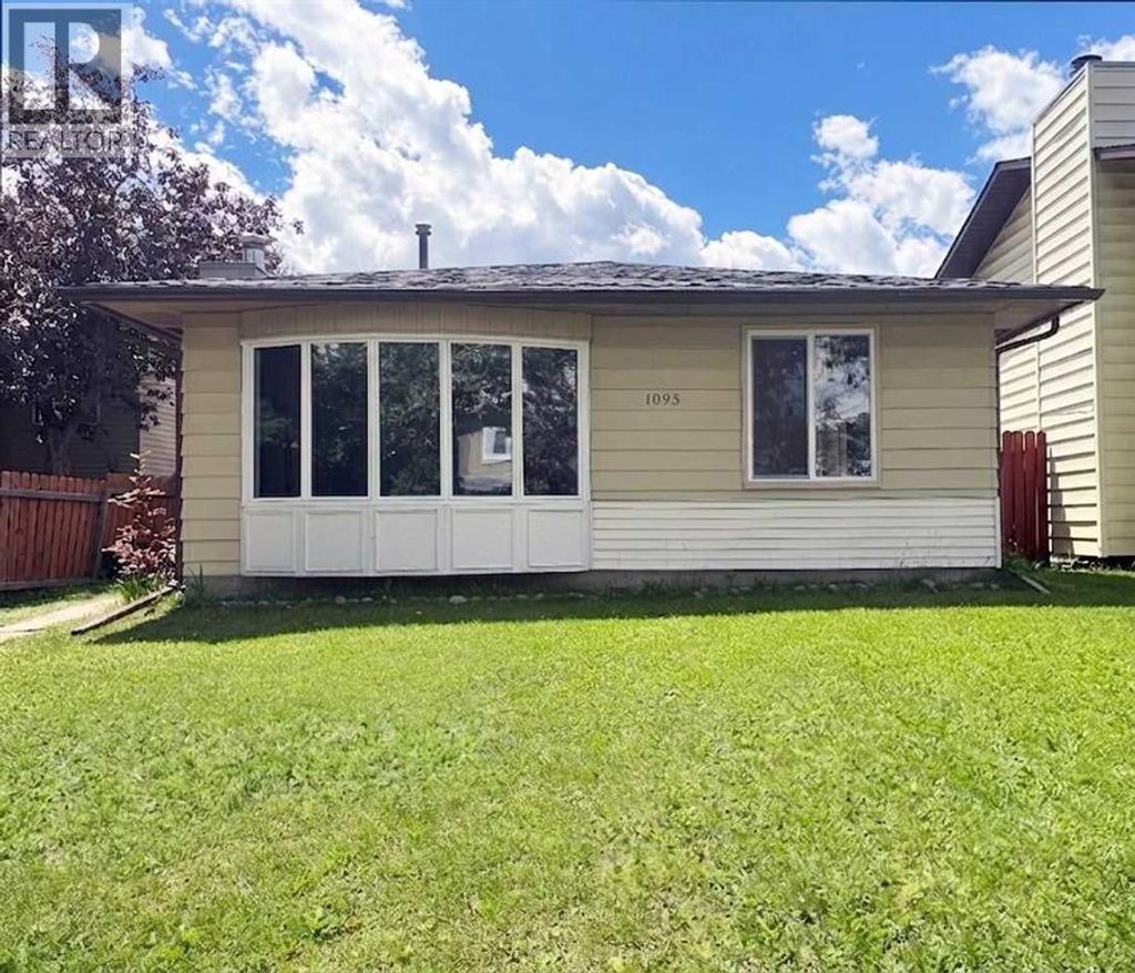 1095 Berkley Drive Nw, Calgary