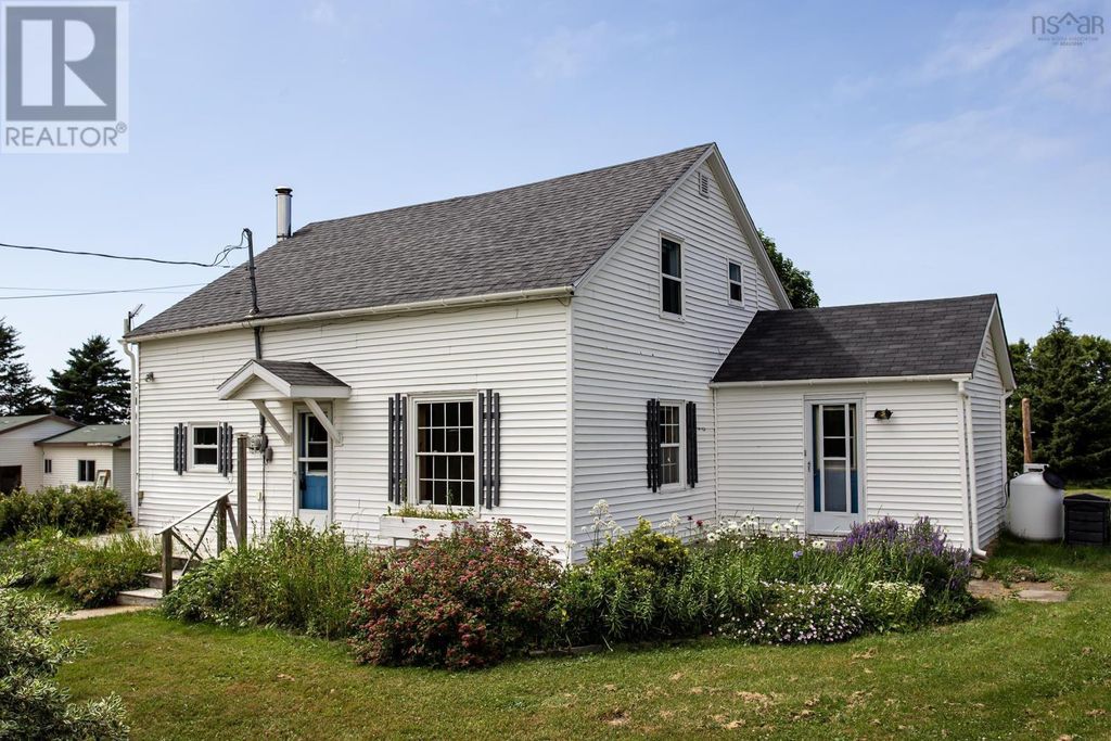 8239 Shore Road W, Hampton