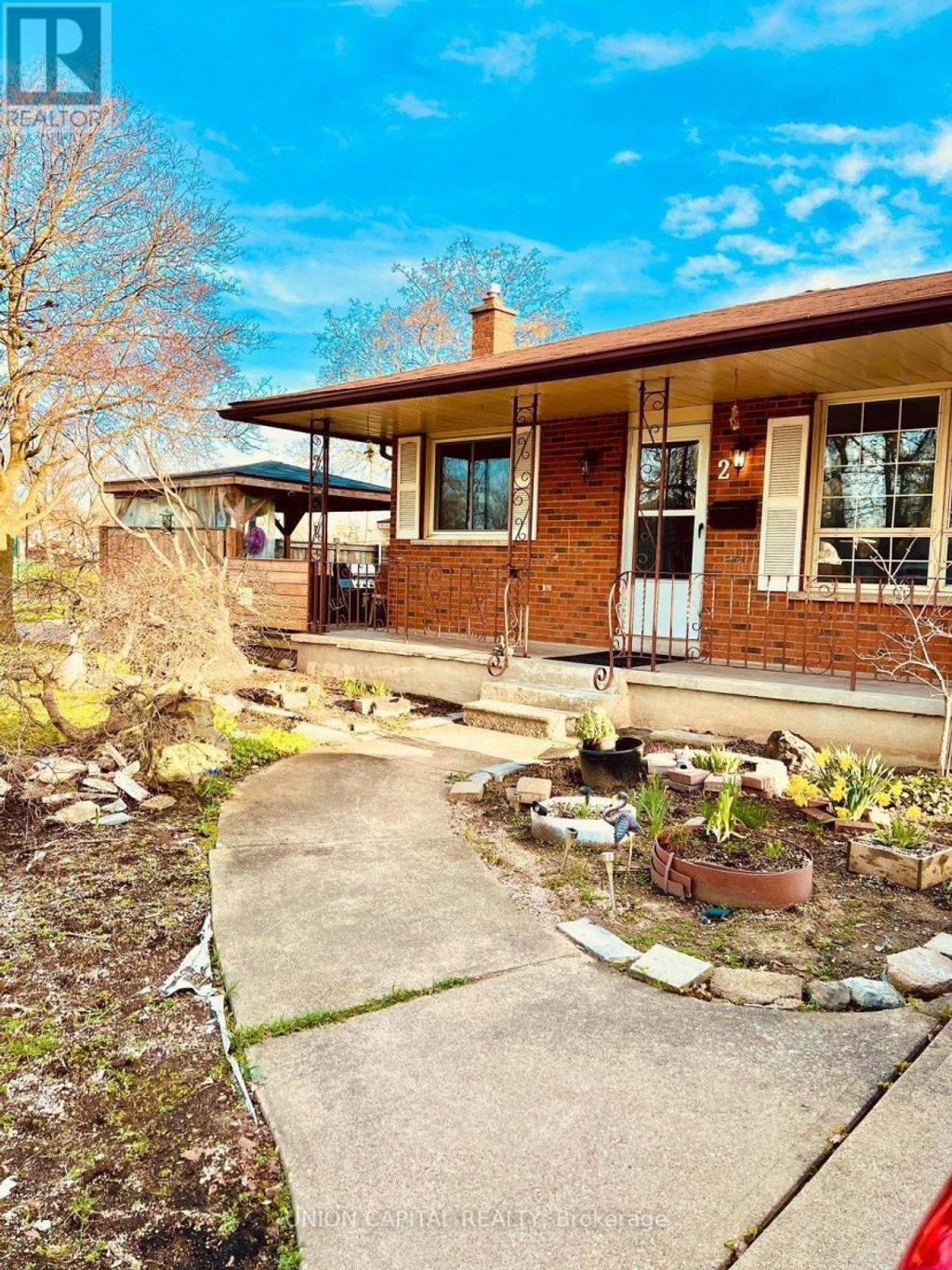 2 Shetland Crescent, St. Catharines (e. Chester)