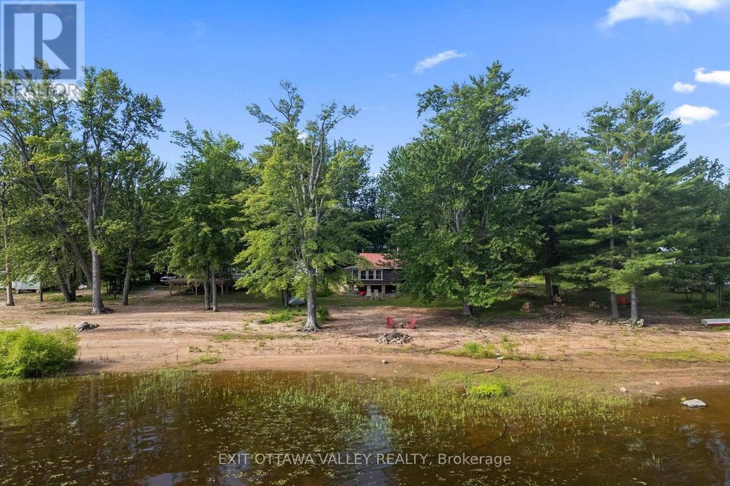 95 Sullivan Point Road, Laurentian Valley