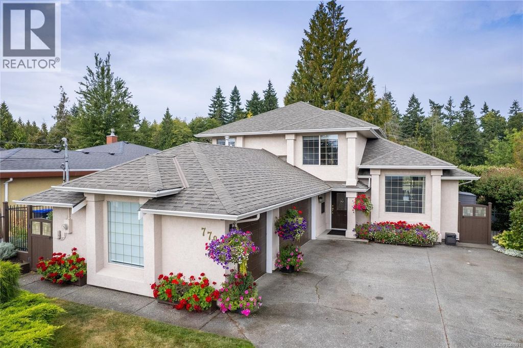 779 Mulholland Dr, Parksville