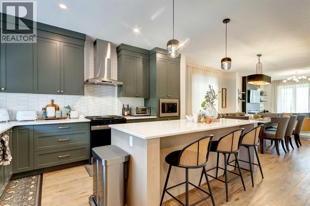 15033 37 Street Sw, Calgary